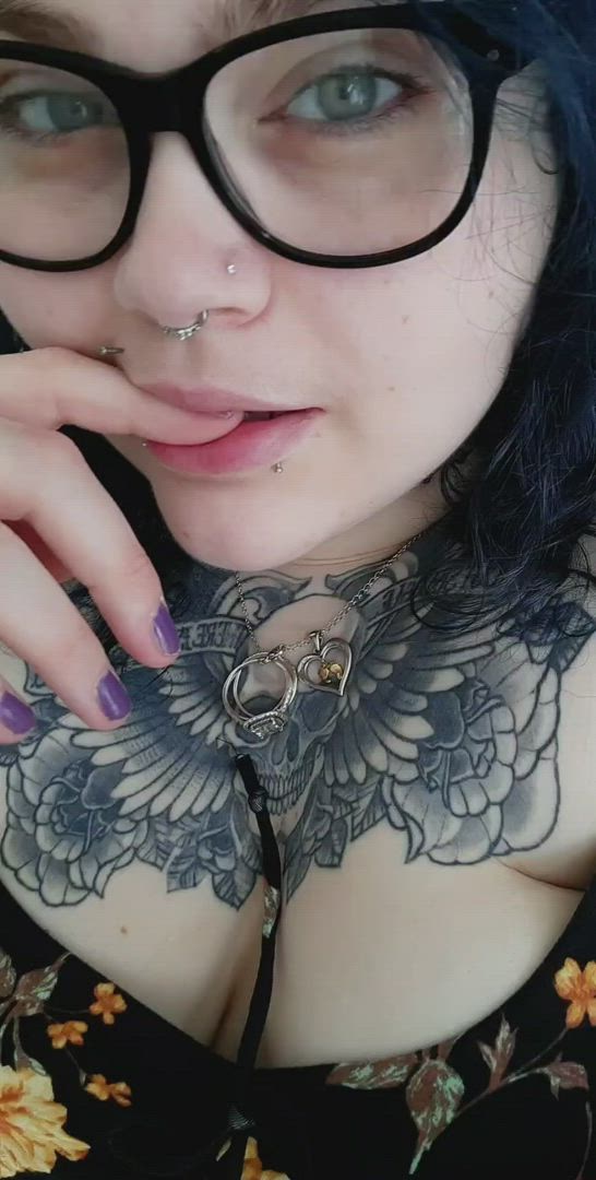 ??BLITZ?? <strong>@berblitz</strong> in dressing room tease bbw porn video