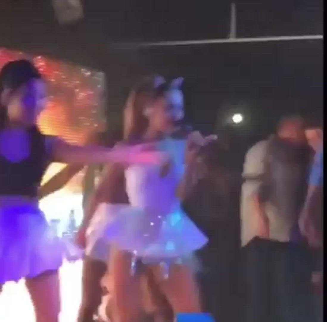 ??lexx s.?? <strong>@lexxscott</strong> in ariana grande twerking dancing porn video