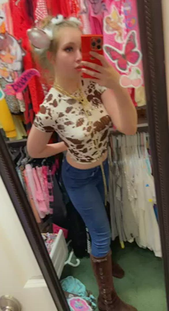 ? Sofi <strong>@thespacebimbo</strong> in r/hucow cowgirl petplay porn video