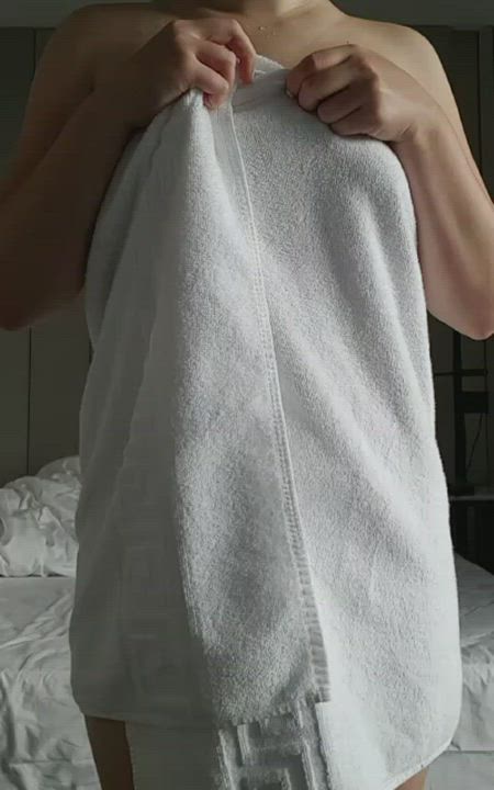 - Yasmintoex -  <strong>@yasmintoex</strong> in big tits flashing big ass asshole towel porn video