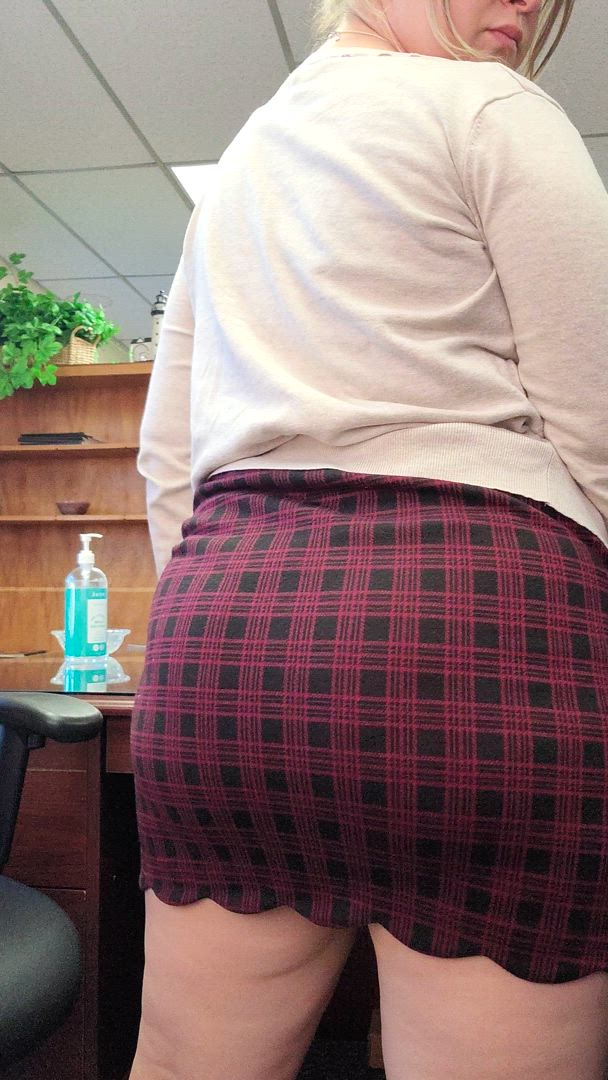 420mistress <strong>@mistresss420</strong> in spread ass milf pawg porn video