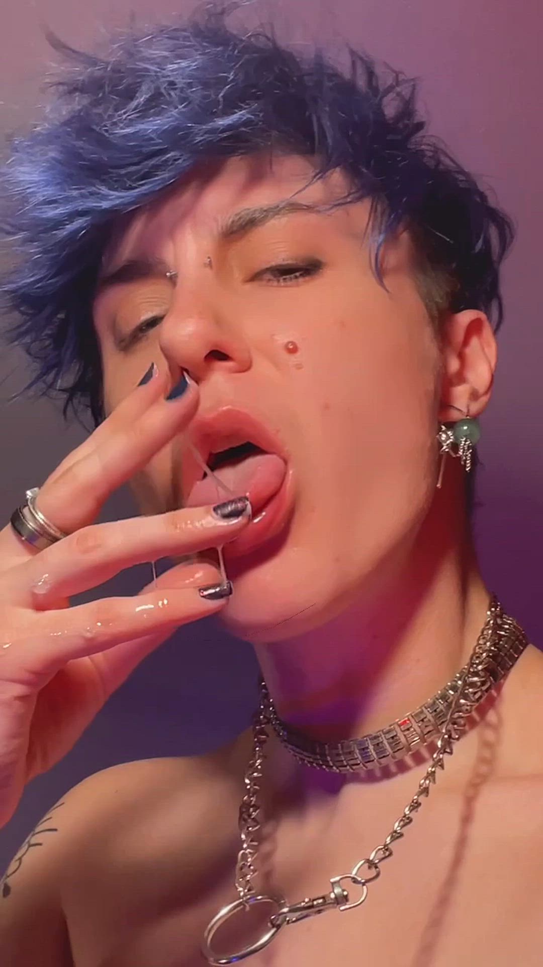 Aerynsoddities  <strong>@saltysuccubus</strong> in r/pornstartongues finger in mouth tongue fetish saliva hands trans oral punk spit porn video