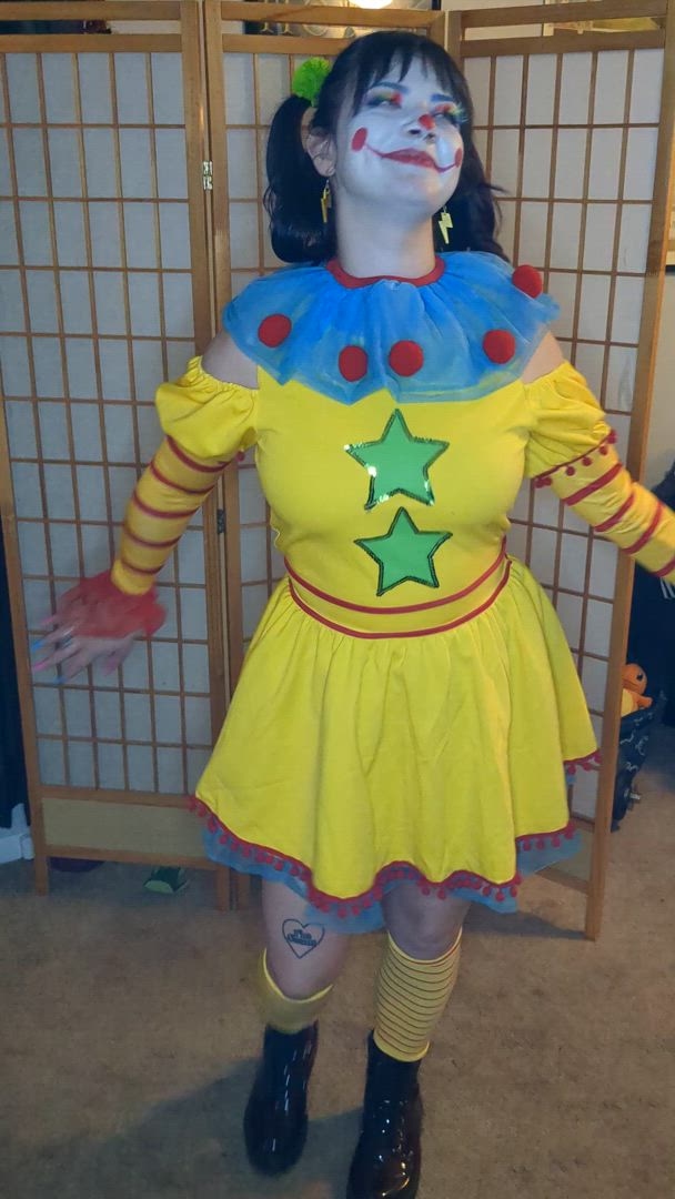 Aimeek19 <strong>@aimeek19</strong> in girl clown amateur costume porn video