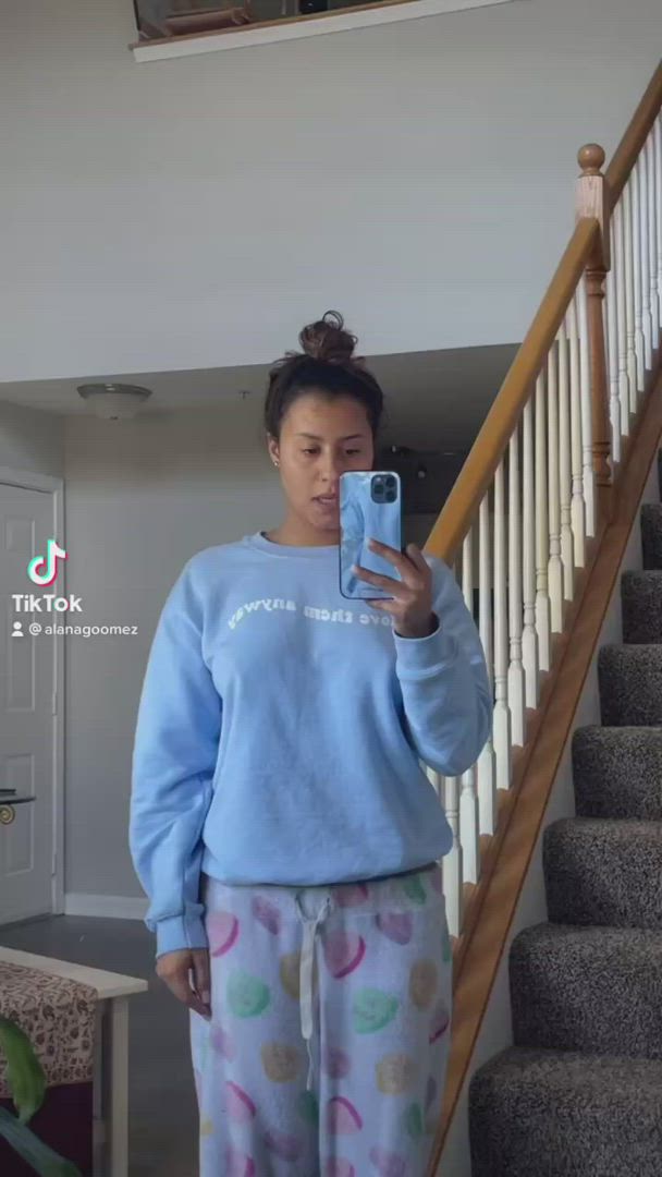 Alana Gomez <strong>@sexyalanax</strong> in pussy lips tiktok nude porn video