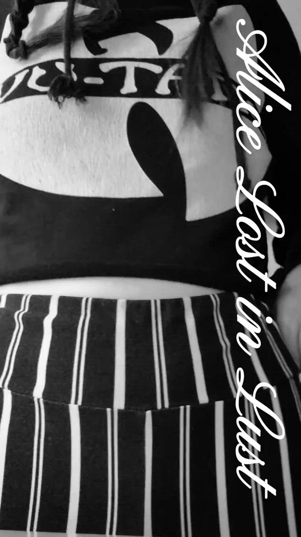 Alicelostinlust <strong>@lost.in.wonderandlust</strong> in monica bellucci onlyfans petite porn video