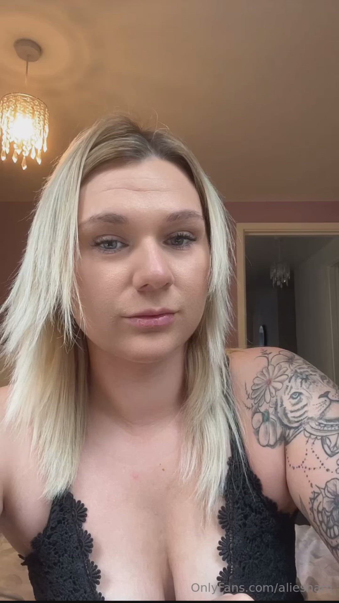 Alieshamcculloch98 <strong>@aliesham</strong> in face on spit big tits onlyfans blonde milf ass porn video