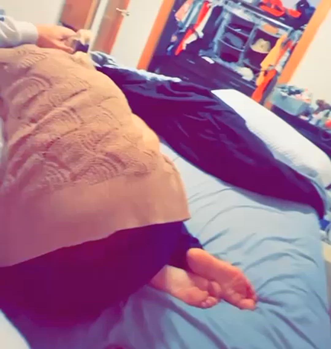 Alisoles <strong>@alisoles73</strong> in fetish worship foot barefootmilf fetish feet blowjob soles porn video