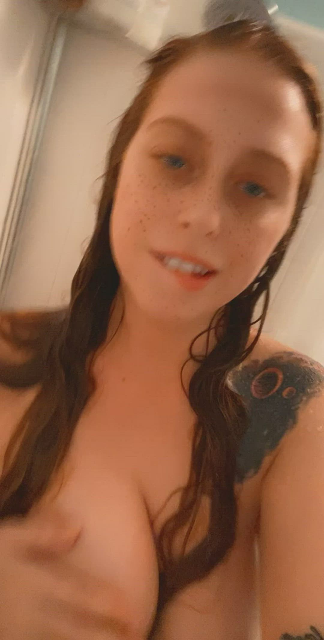 Allisonchains93 <strong>@allisonchainsxxx</strong> in red hair freckles amateur porn video