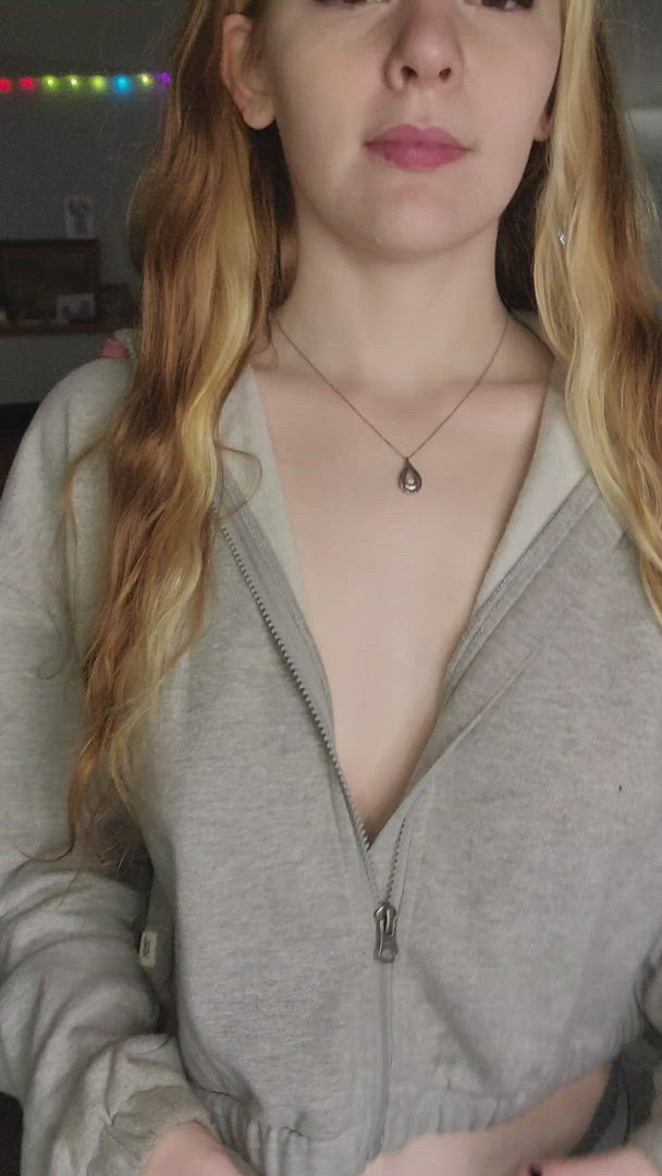 AmberLuxxx <strong>@amber_luxxx</strong> in titty drop amateur redhead porn video