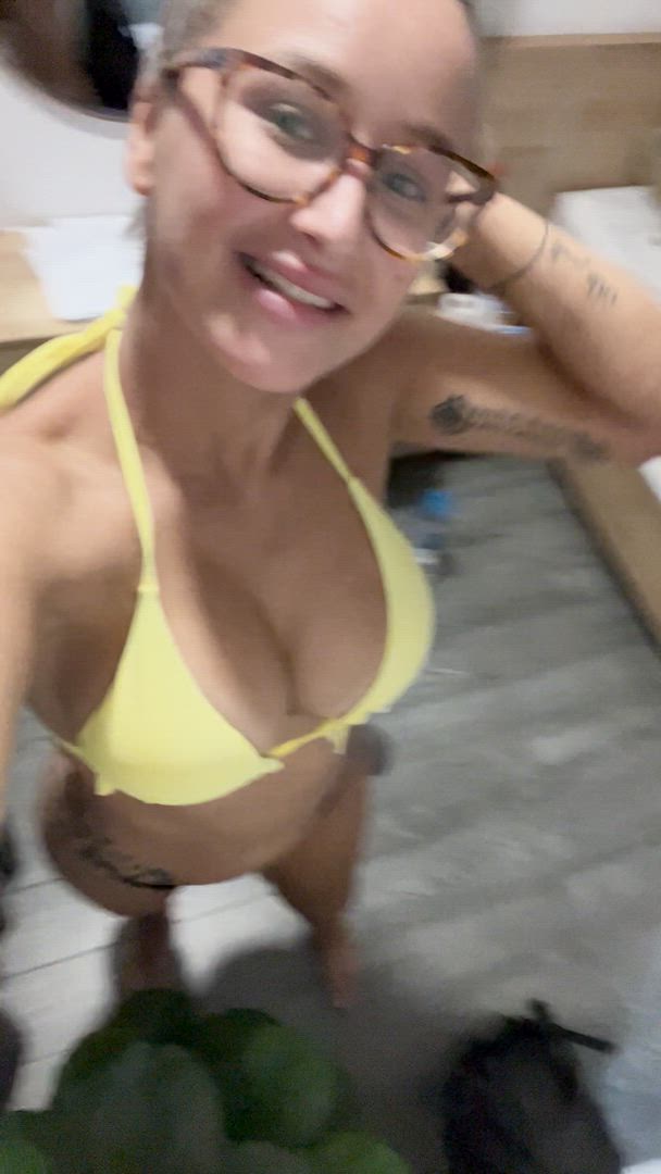 Amberrleo <strong>@amberleo</strong> in big tits amateur boobs porn video