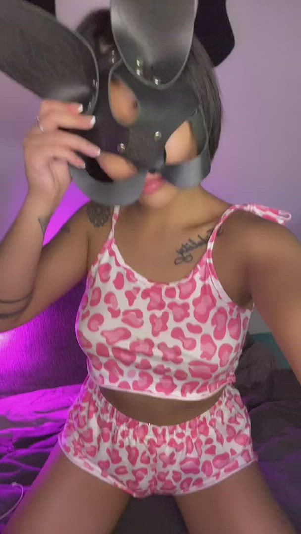 Amelia <strong>@amelia_clark</strong> in porn video