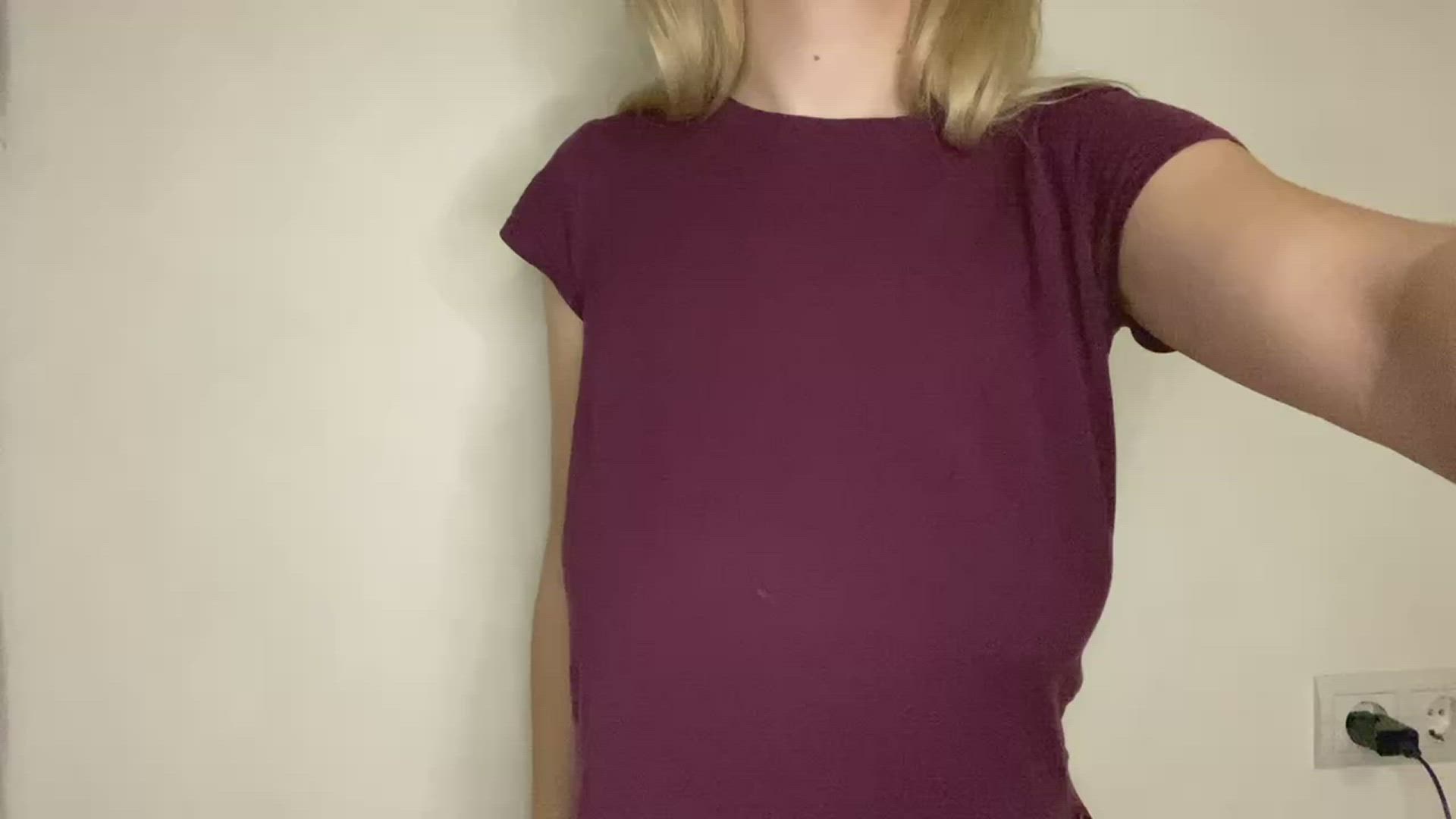 AmyCandy <strong>@amycandyvip</strong> in big bouncing natural tits big nipples titty drop onlyfans porn video
