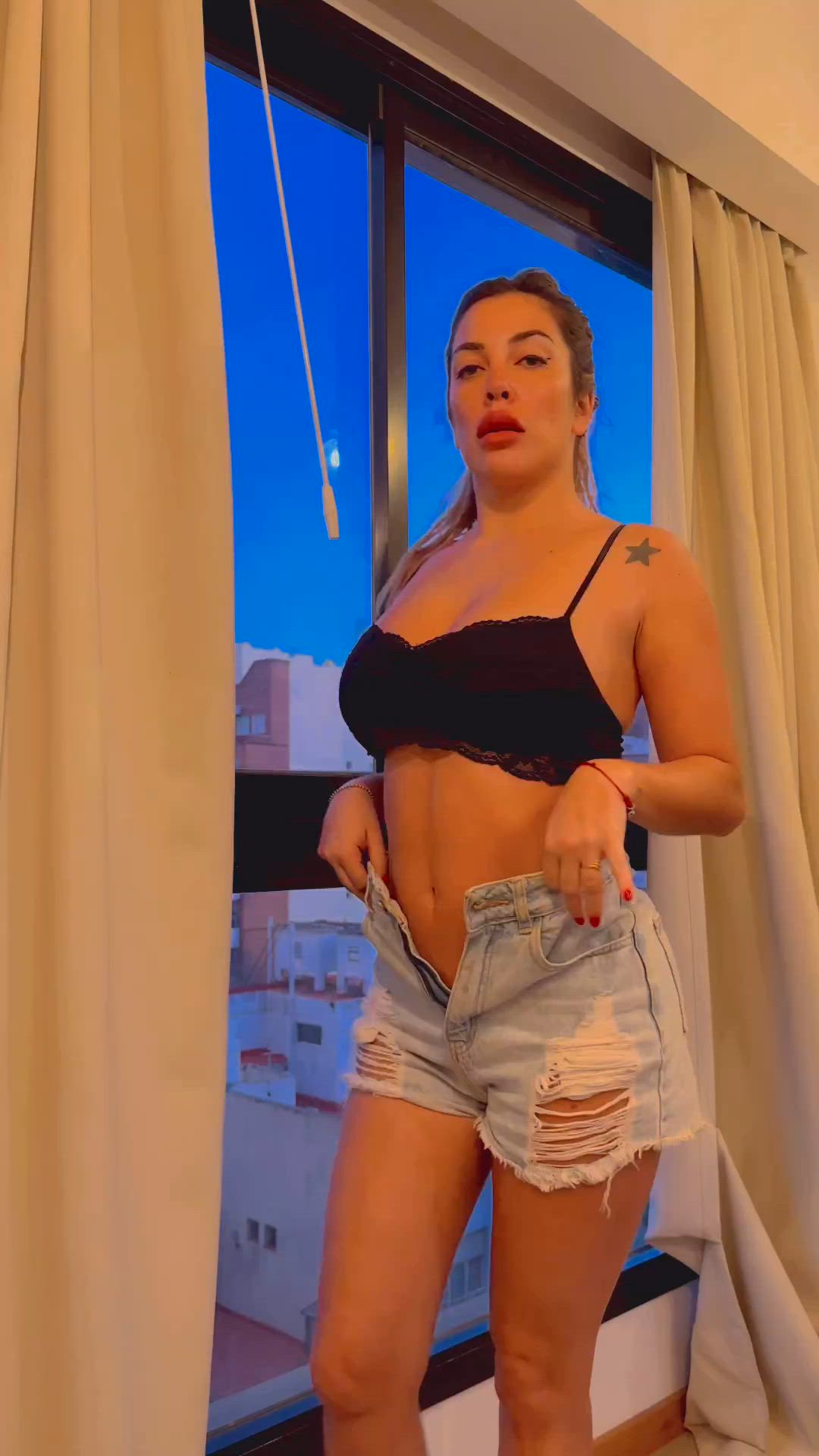 Anavixen <strong>@ana-vixen</strong> in big ass latina milf porn video