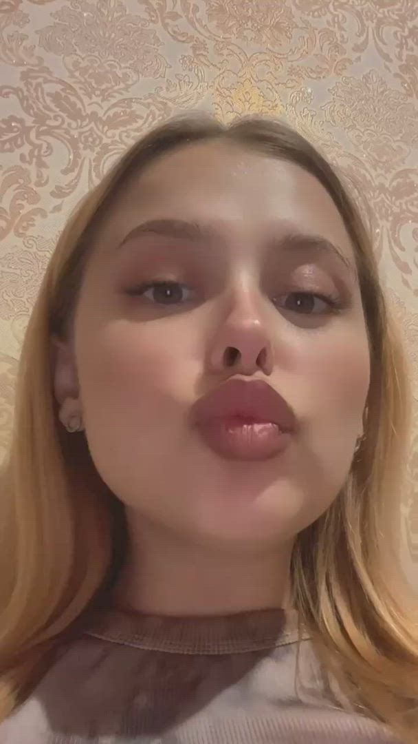 Annarouban <strong>@anna-mira</strong> in porn video