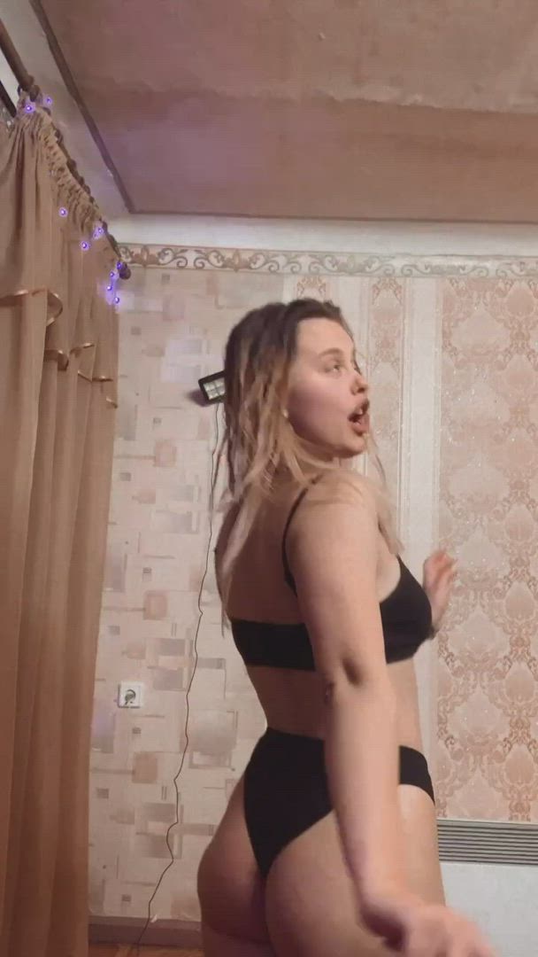 Annarouban <strong>@anna-mira</strong> in porn video