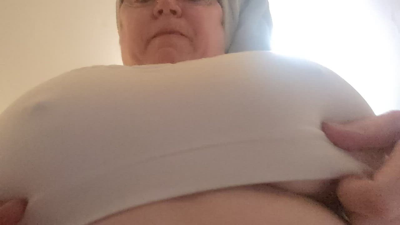 Annunleashed  <strong>@anncollinsunleashed</strong> in big bouncing tits milf porn video