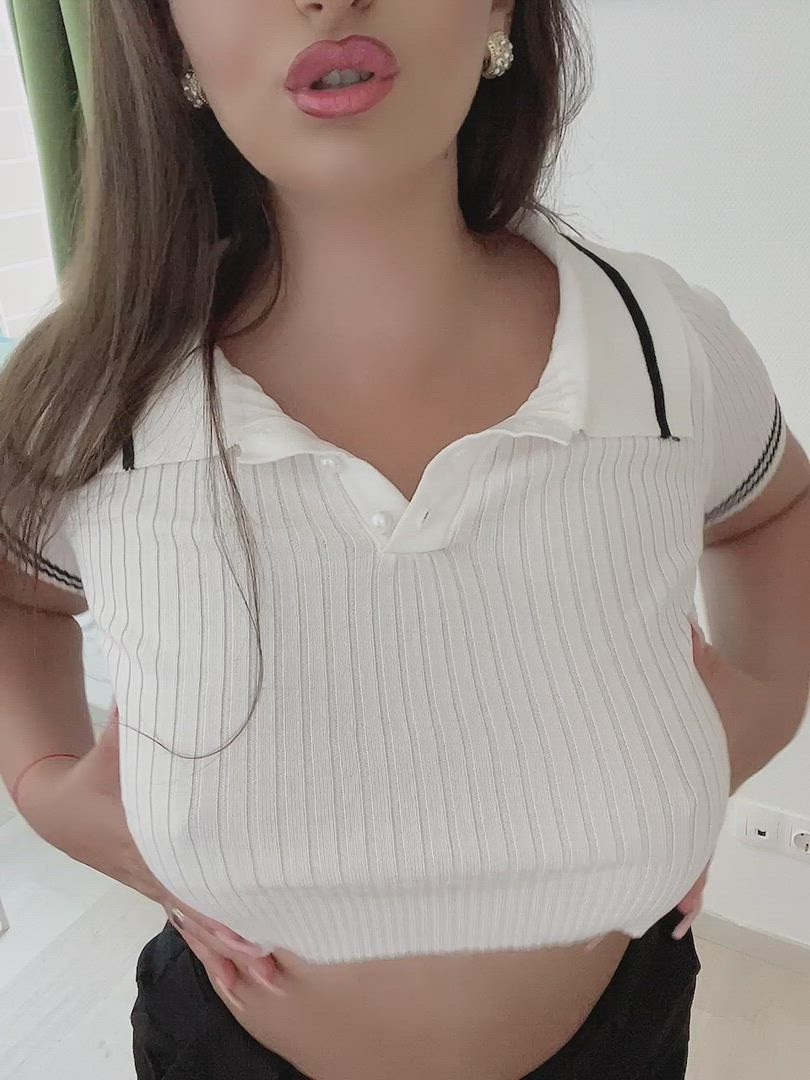 Ashleyfox2256 <strong>@diosa_divina</strong> in titty drop nipples t-shirt porn video