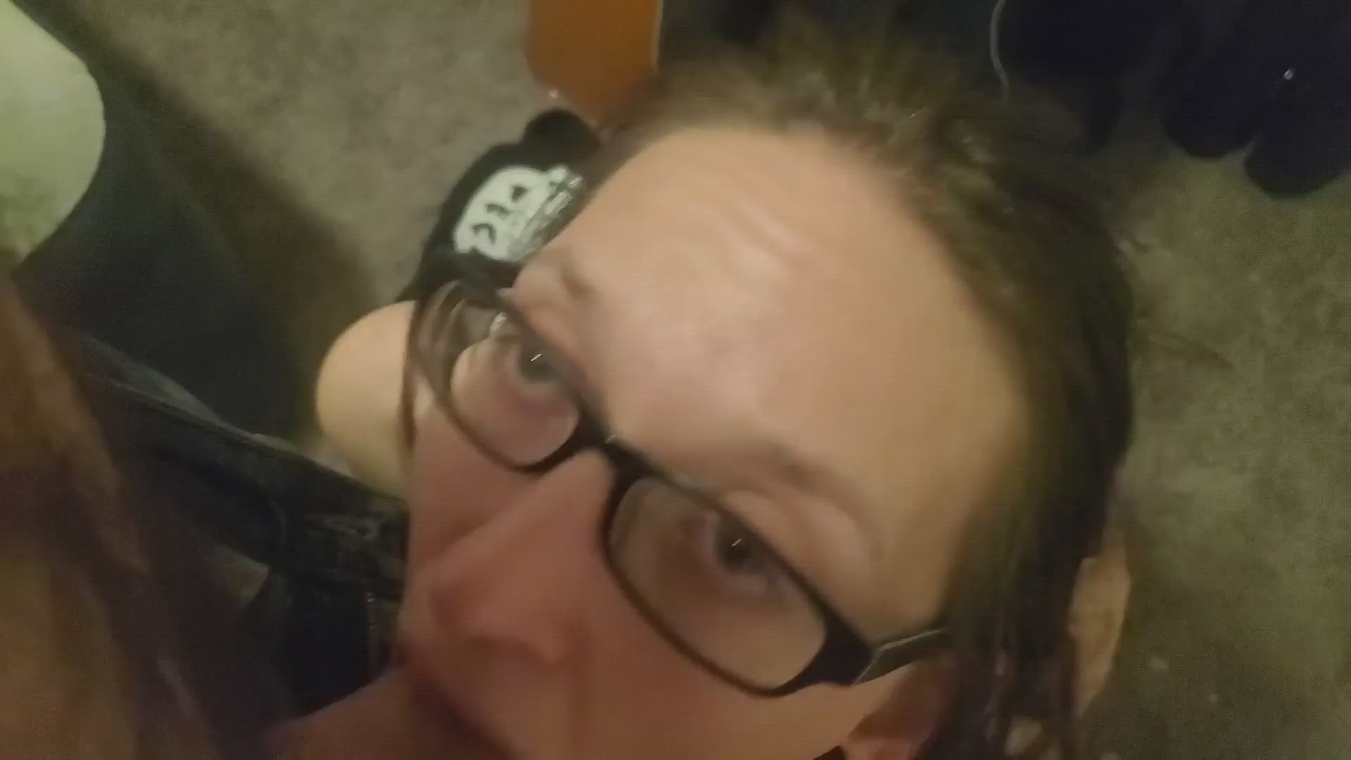 Auriele Ann <strong>@aurieleannpaid</strong> in cock worship hands free deepthroat blowjob gagging glasses porn video