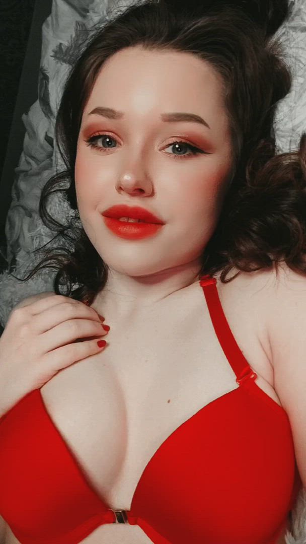 Babe ? <strong>@kissesfromkisa_vip</strong> in white girl big tits cleavage amateur boobs bra porn video