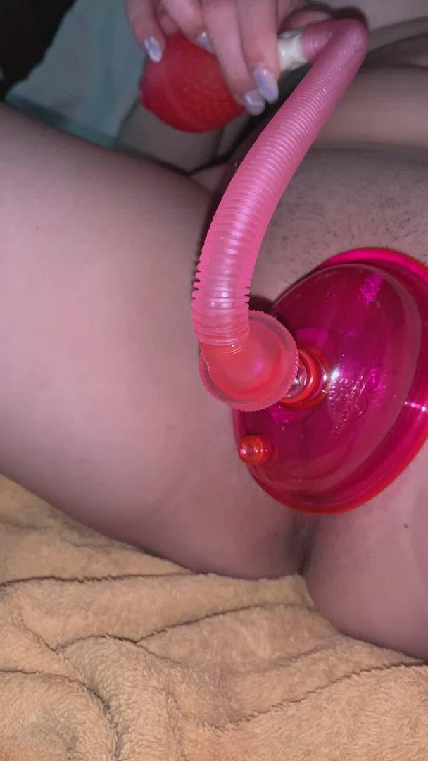 Babygirl Benni <strong>@babygirlbenni</strong> in clit pump wet pussy porn video