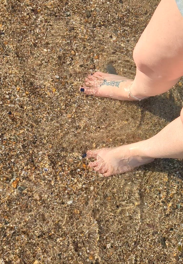Beachbeneathmyfeet <strong>@beachbeneathmyfeets</strong> in dirty fetish feet foot worship barefootmilf foot fetish beach porn video
