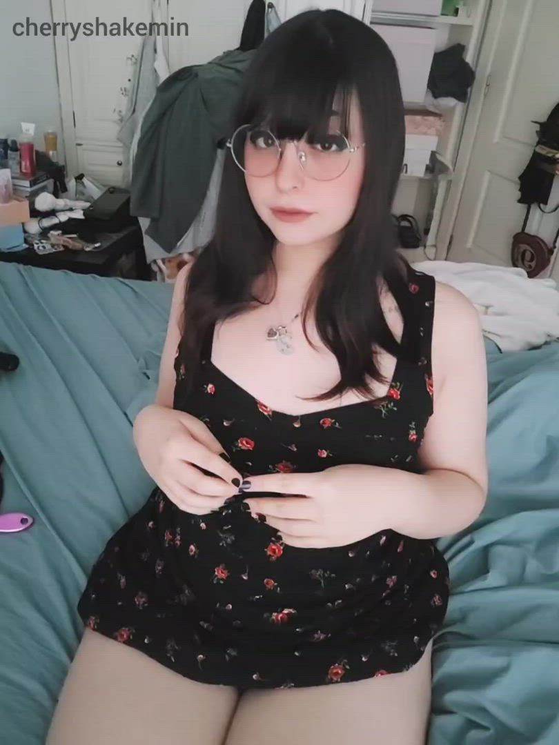 Bee ? <strong>@cherryshakemin</strong> in girl little dick woman trans onlyfans chubby femboy emo porn video
