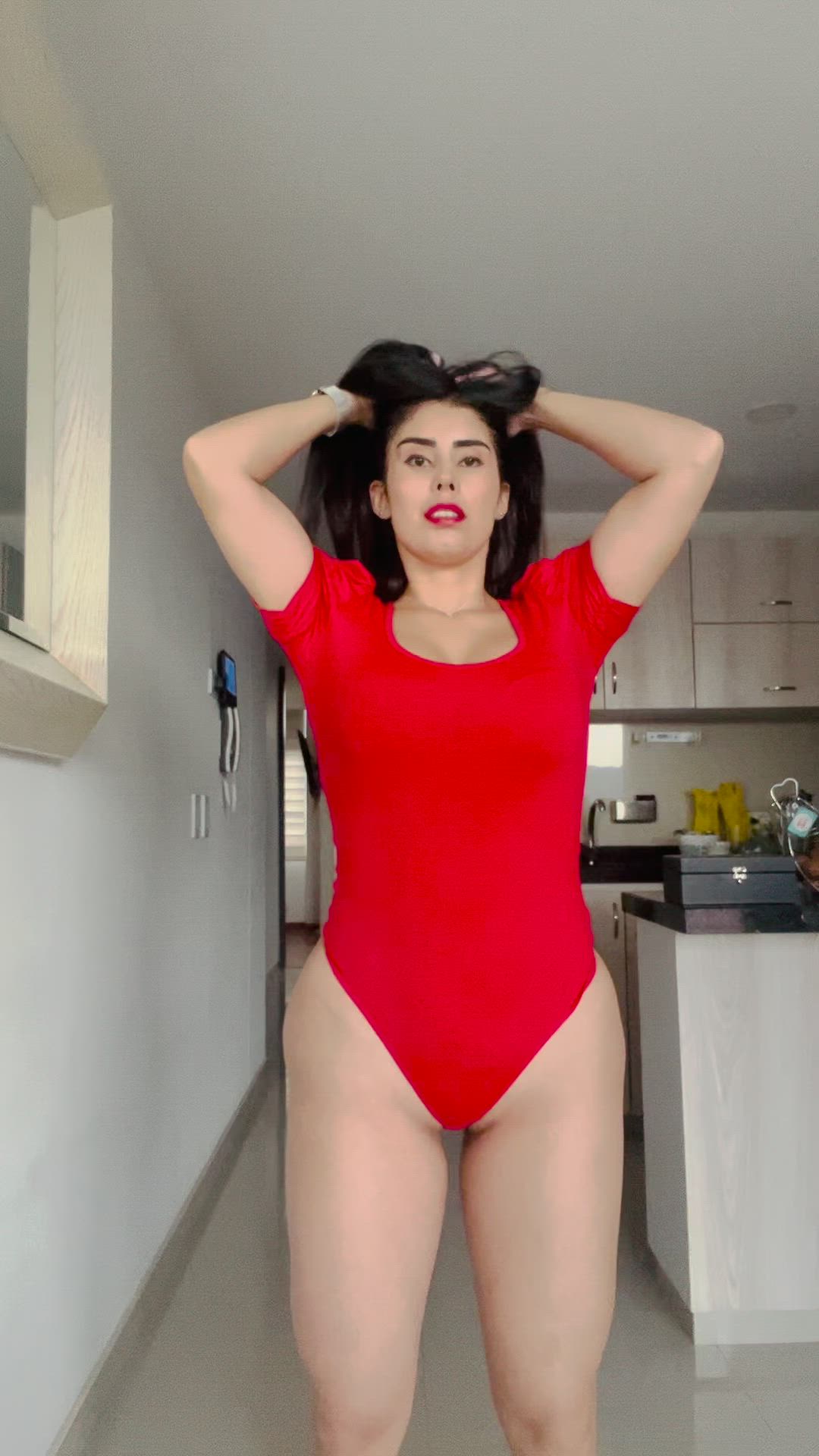Bianca ?  <strong>@friendlymuscle</strong> in muscular milf latina porn video