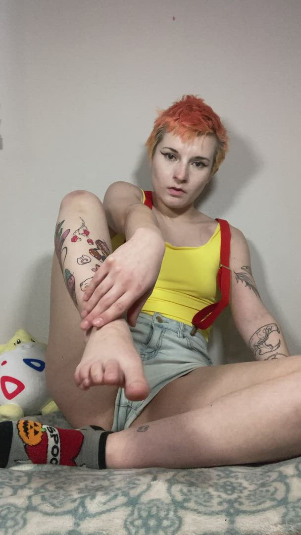 Bidaily (Gwen) <strong>@bidaily666</strong> in licking sucking feet short hair cosplay petite socks nerd porn video