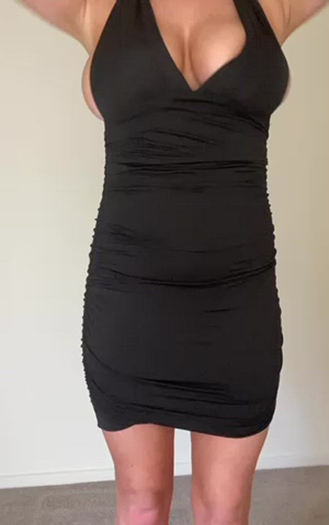 Blonde Busty Hotwife <strong>@theallnaturalhotwife</strong> in big tits cleavage dress porn video