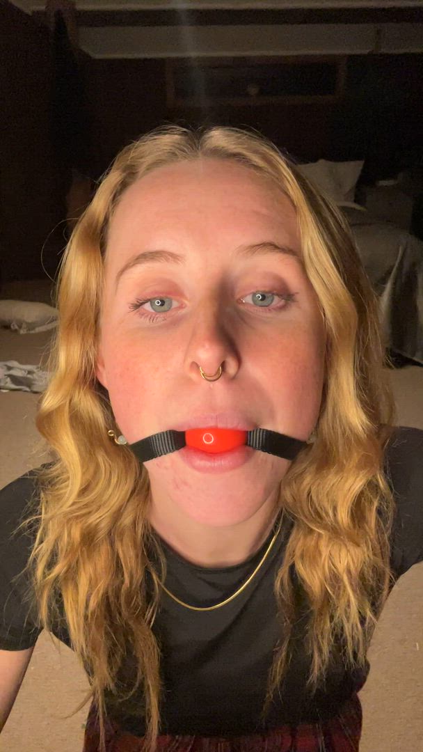 Blondebhabie <strong>@blondebhabiexx</strong> in ball gagged amateur bdsm porn video