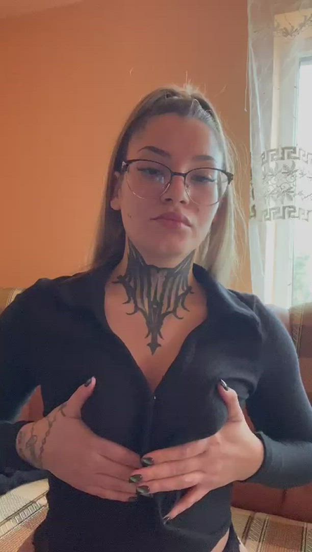 Briannasummers12 <strong>@briannasummerss</strong> in natural small tits porn video