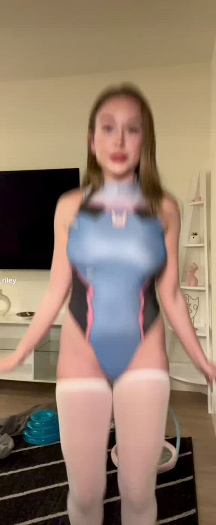 Briarrileyofficial <strong>@briarriley</strong> in big tits flashing cosplay porn video