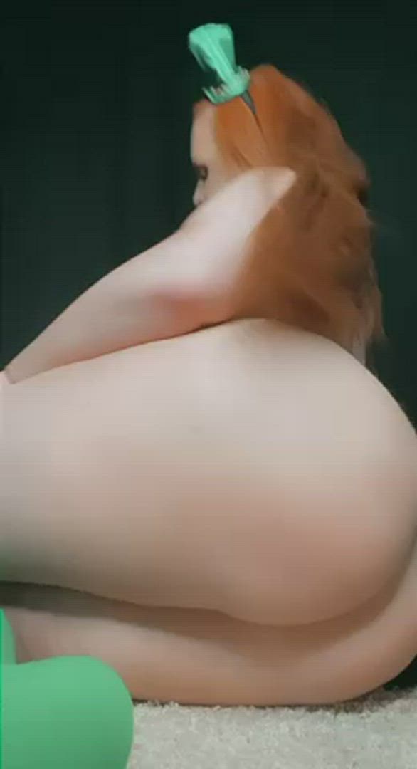 Britt <strong>@brittflyyy</strong> in porn video