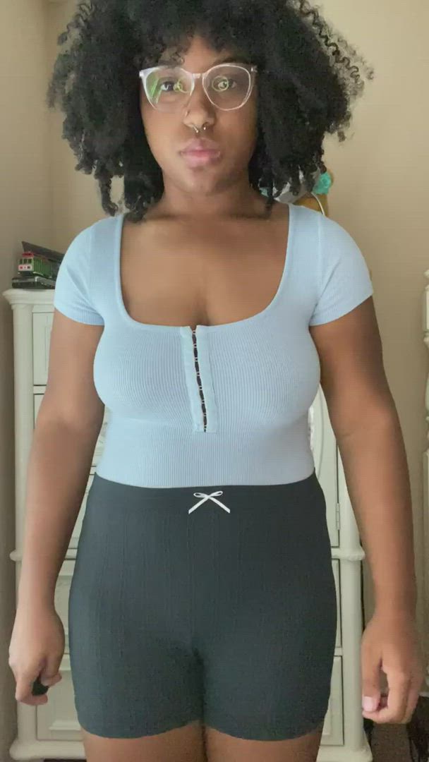 Carameldelight <strong>@carameldelight418</strong> in curly hair titty drop curvy ebony porn video