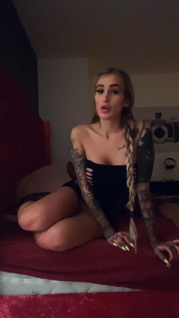 Chatting Daisy  <strong>@chattingdaisyy</strong> in porn video