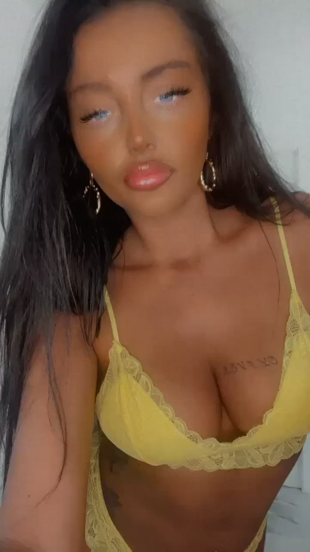 Chelsieminx23 <strong>@chelsieminxxx</strong> in natural tits brunette boobs porn video