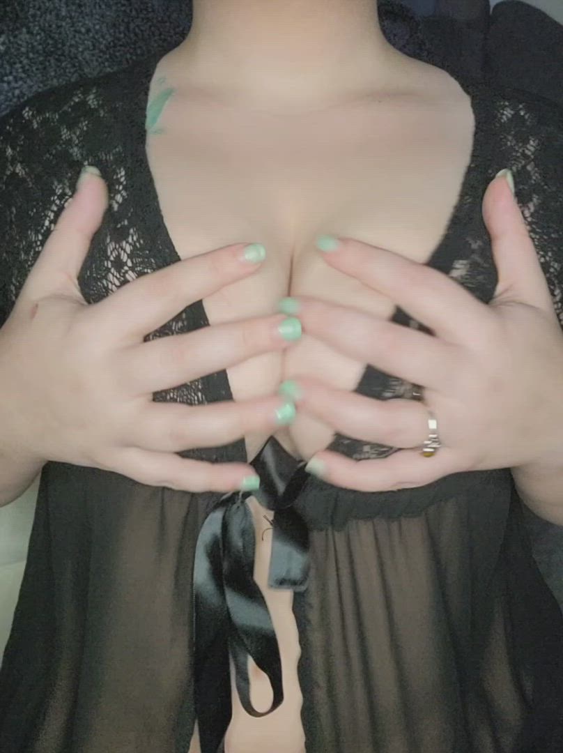 Chloecurves <strong>@chloecurveshotwife</strong> in big natural tits nipple piercing onlyfans boobs thick porn video