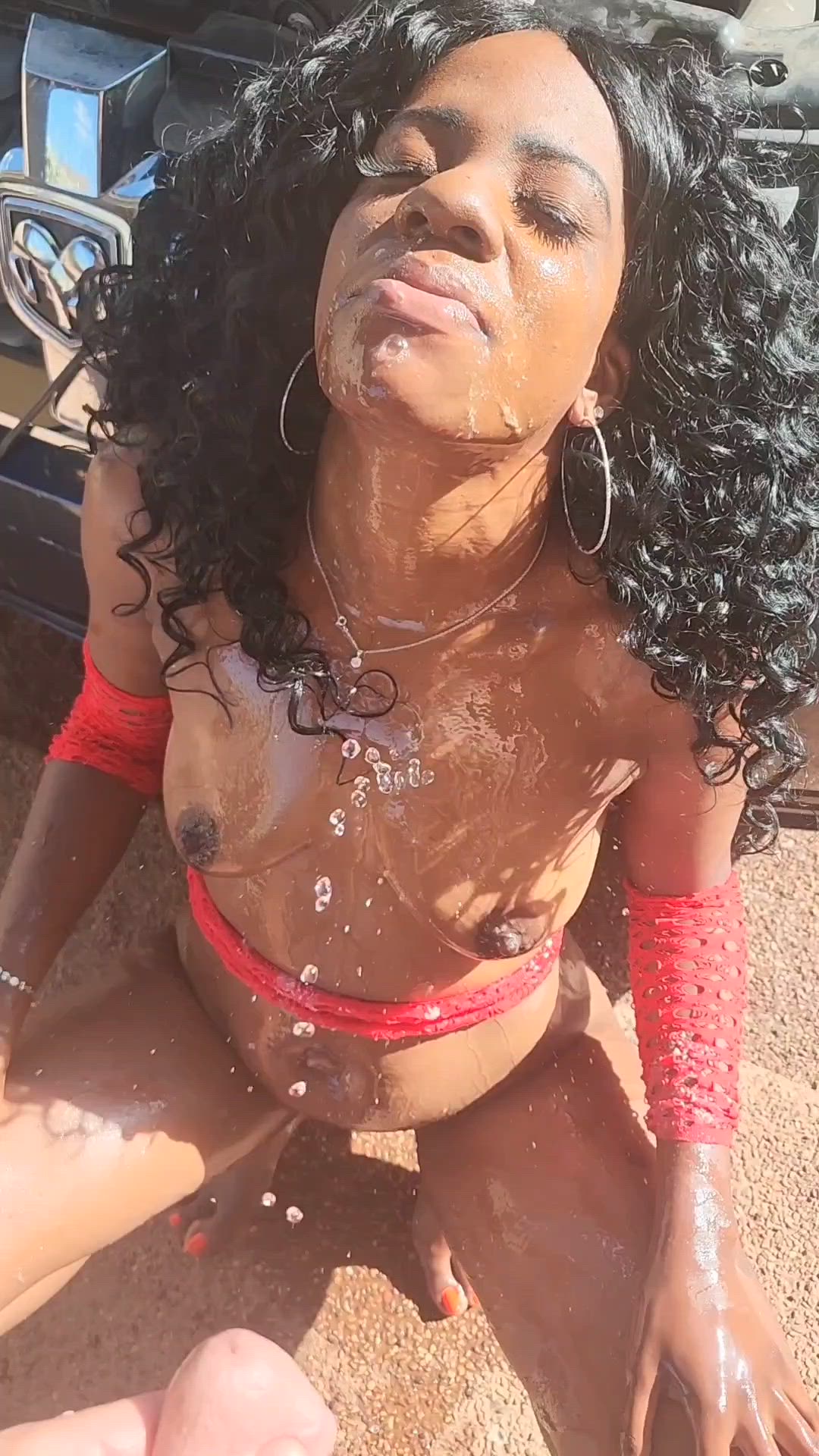 Chocolatenae <strong>@naegurdy</strong> in golden shower pissing ebony porn video