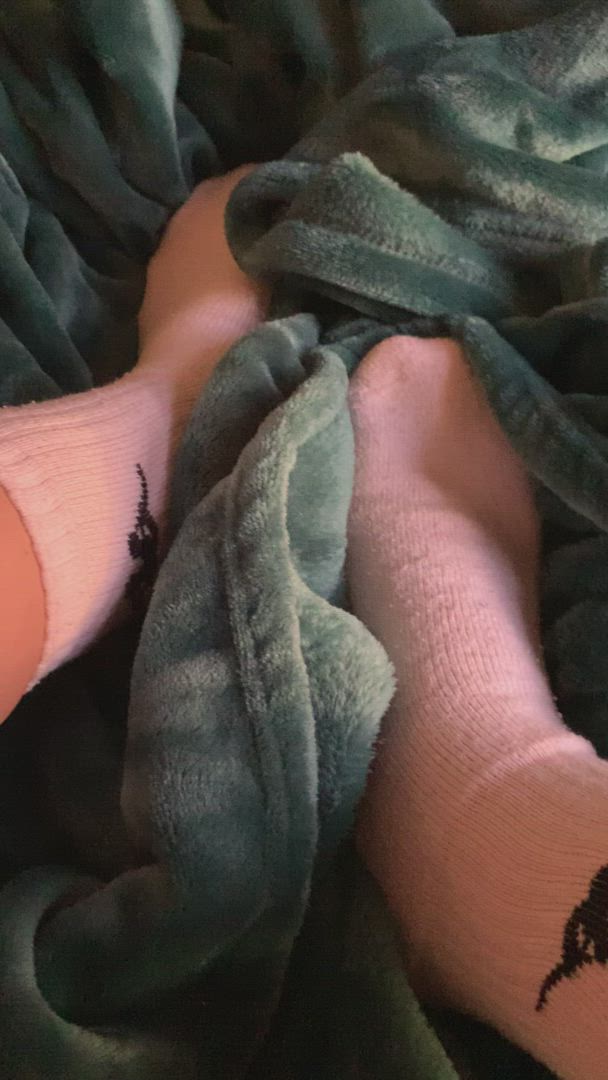 Cootsyfootsy <strong>@cootsyfootsy</strong> in fetish licking sucking feet foot licking foot fetish footjob porn video
