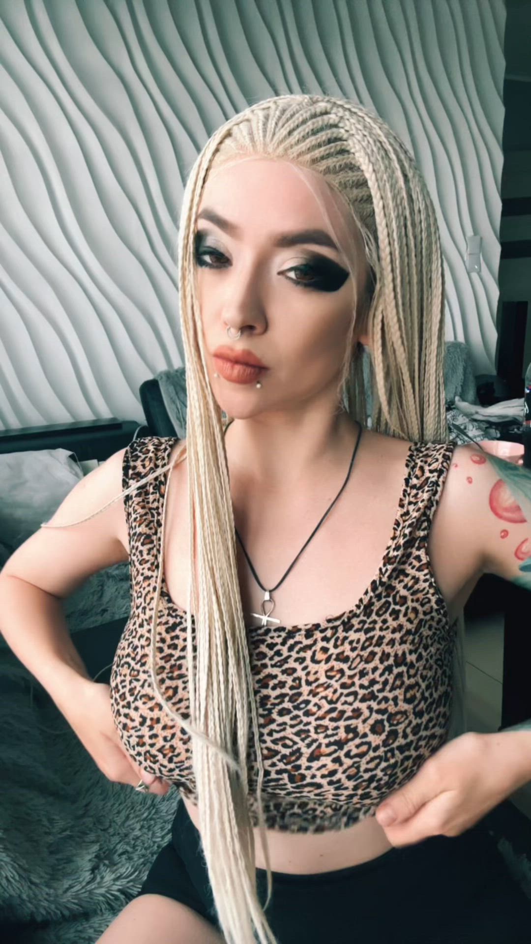 Cutewolfie <strong>@vvolfie_</strong> in porn video