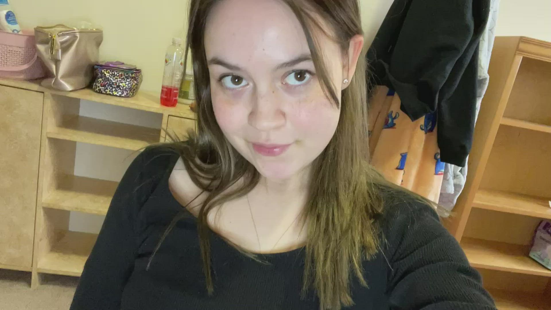 Daisy Ash ? <strong>@daisyash69</strong> in lips spread pussy porn video