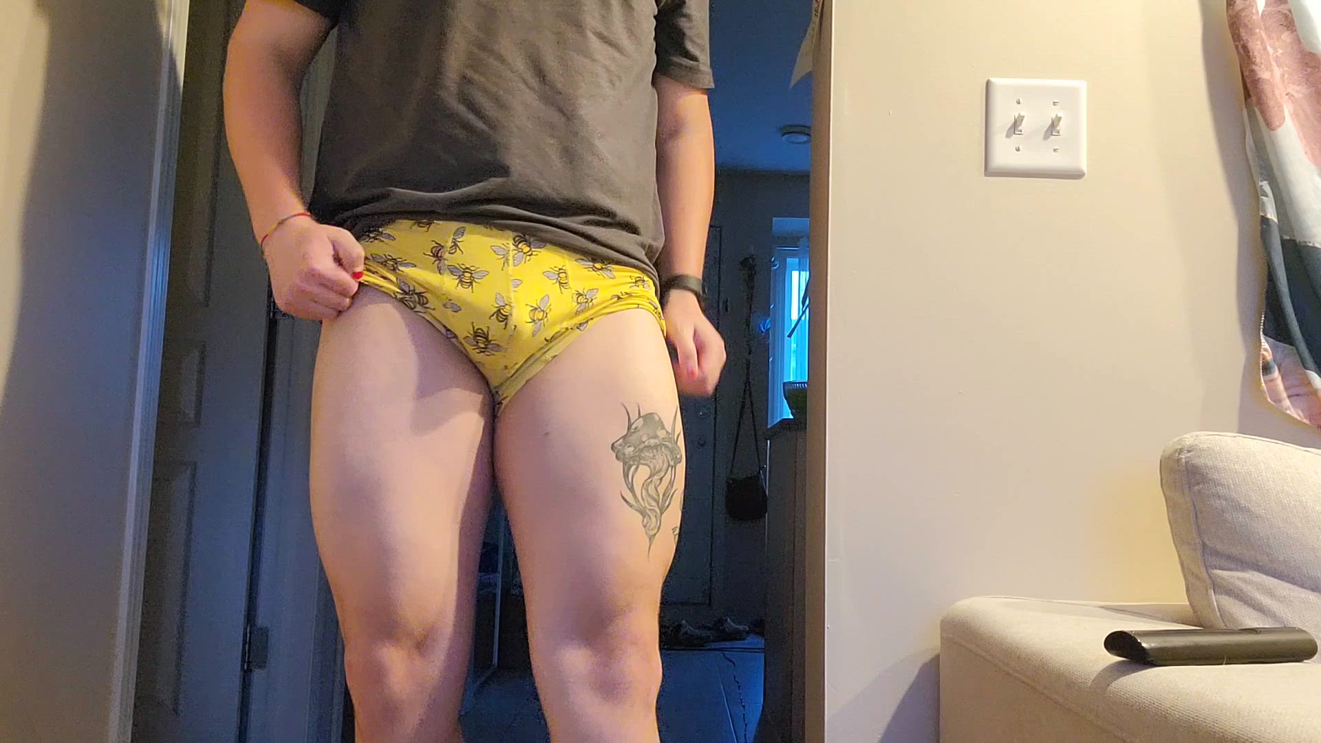 Ddsinxx <strong>@ddsin</strong> in thick thighs underwear big dick big ass amateur flexing muscles bulge legs porn video