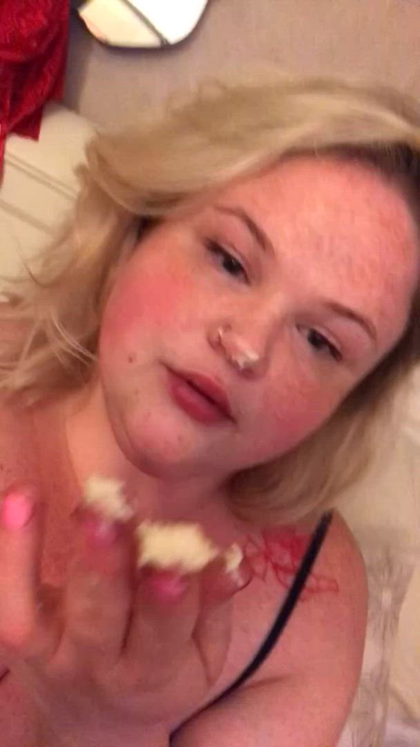 DeepFriedFemale <strong>@b1gb1tchenergy</strong> in big tits amateur feedee porn video