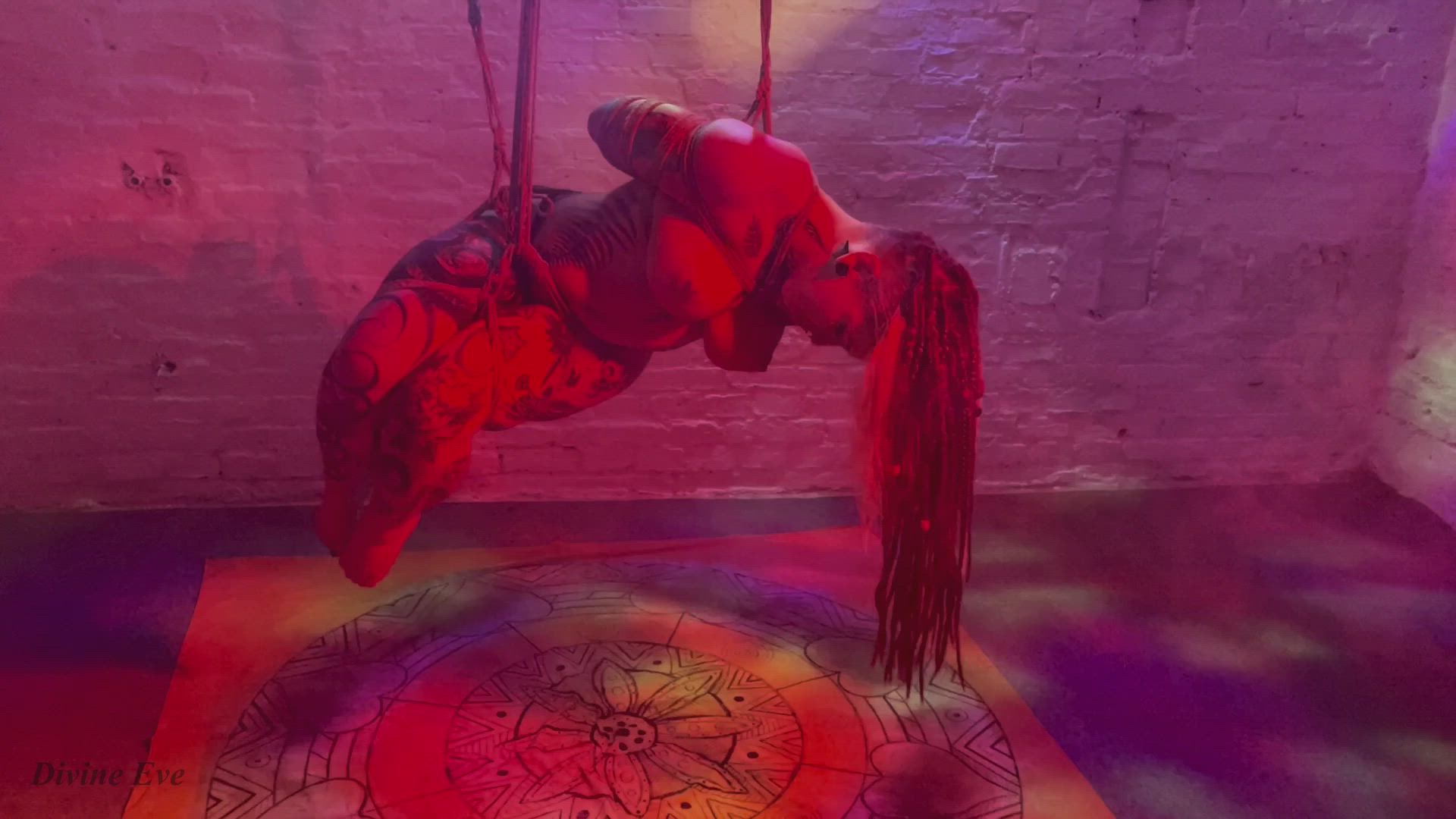Divineeve <strong>@divine_eve</strong> in rope play kinky bdsm porn video
