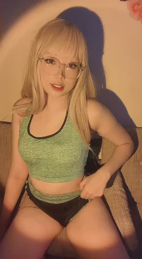Dreamgirlcassie <strong>@dreamgirlcassie</strong> in 19 years old blonde asian porn video