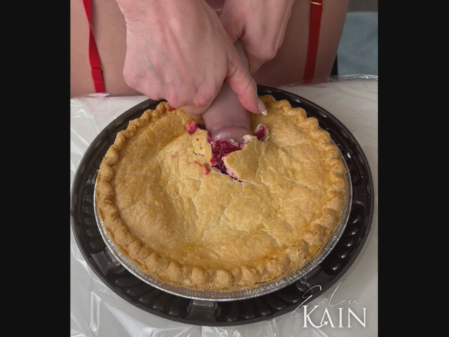 Eden Kain <strong>@edenkain</strong> in food fetish strap on dildo wet porn video