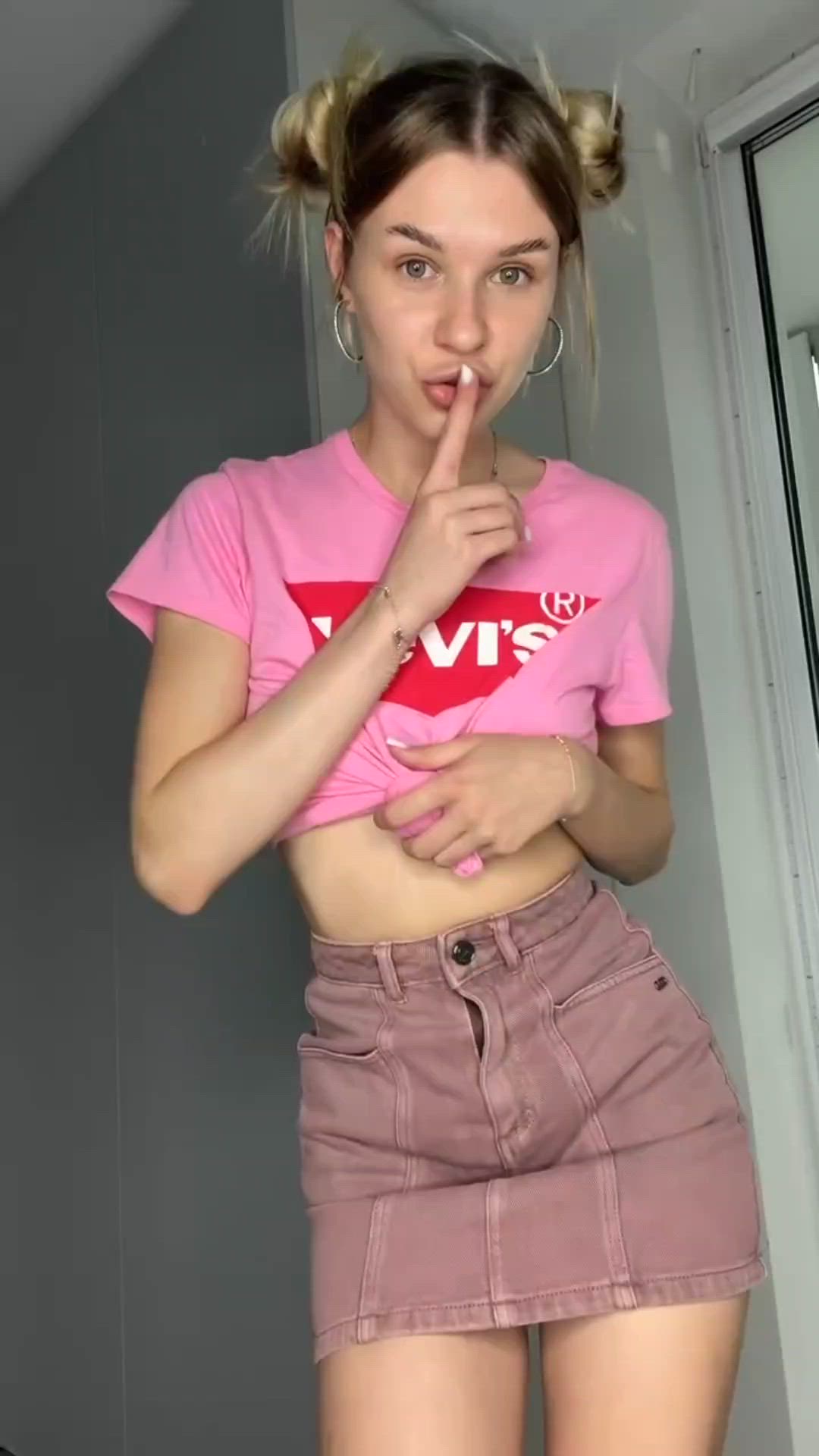 Elia-roz <strong>@elia_roz</strong> in porn video