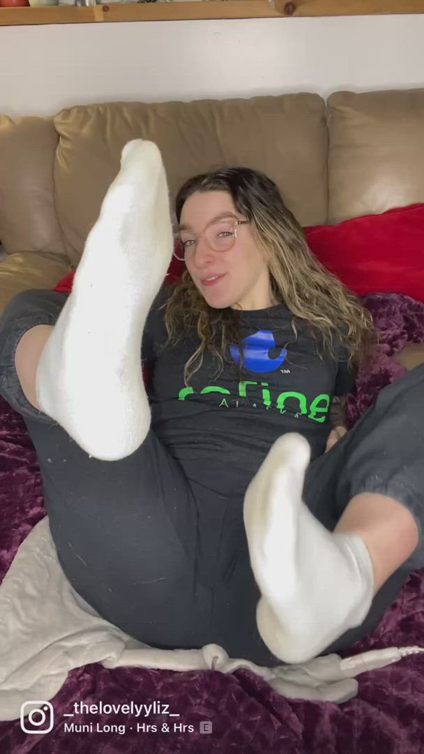 Elizabeth <strong>@lovelylizfree</strong> in nipple piercing small tits brunette pants cute ass porn video