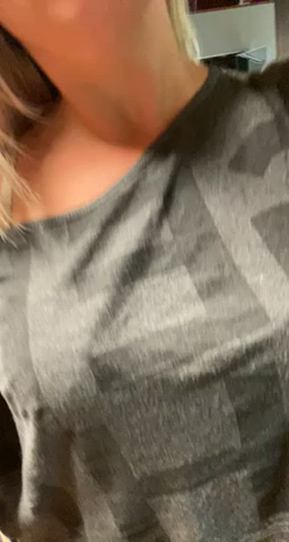 Elle  <strong>@elle_loren</strong> in porn video