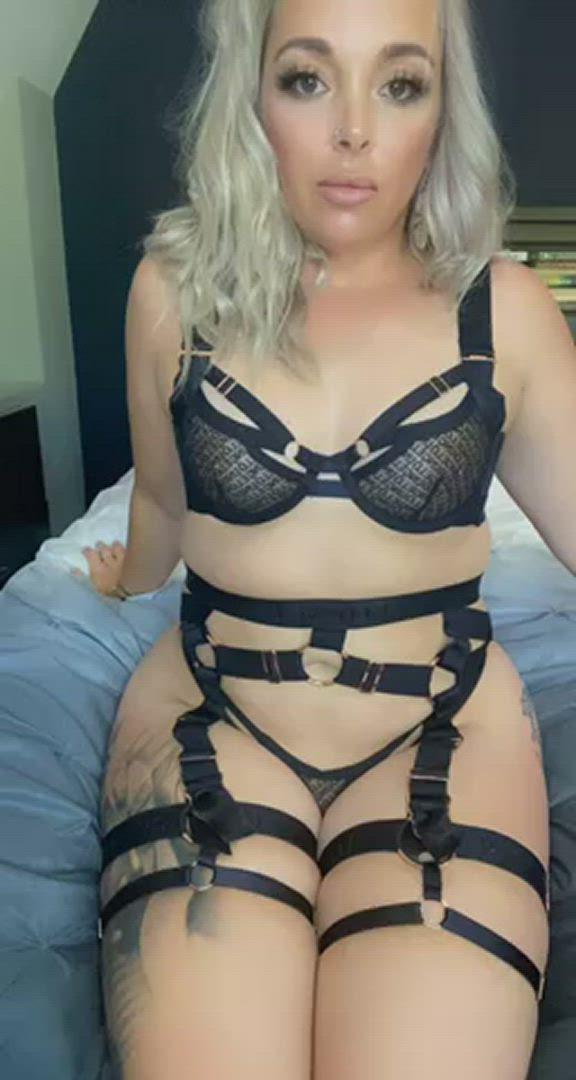 Elle  <strong>@elle_loren</strong> in porn video